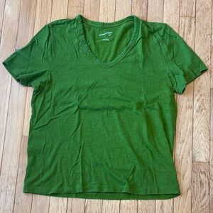 Universal Thread womens vneck tee